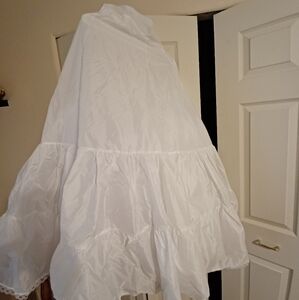 Davids Bridal Teir slip NWT size 10